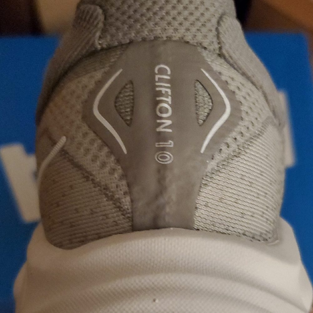 New HOKA Men's Sneakers in Gray and White Clifton 10 Men's Size 11 NWT, NIB - Picture 7 of 8
